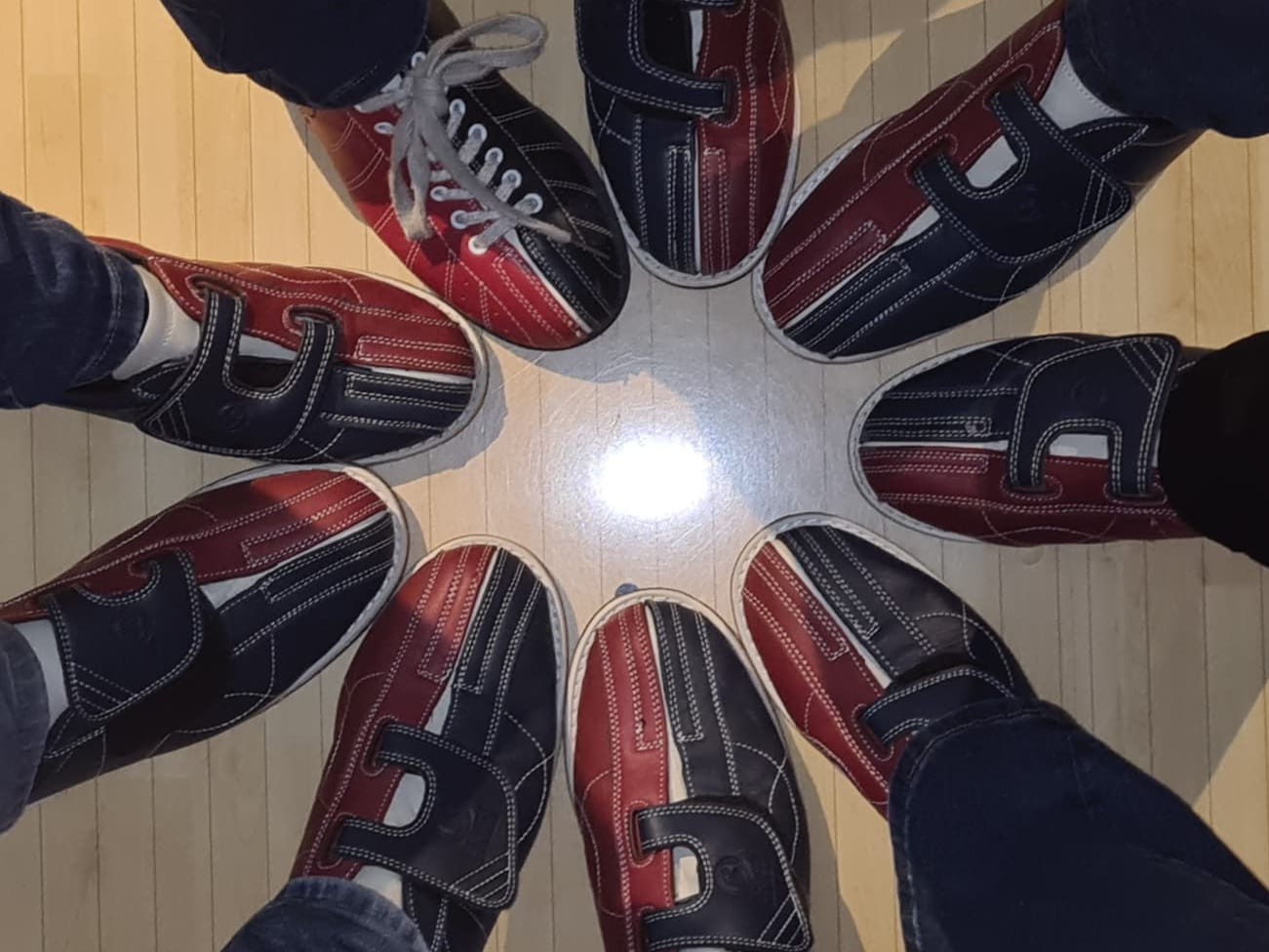 Füsse der Bowling-Mannschaft